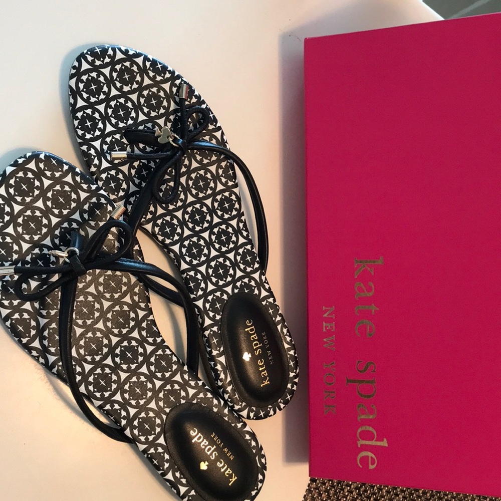 Kate Spade sandals! Classic black and white!